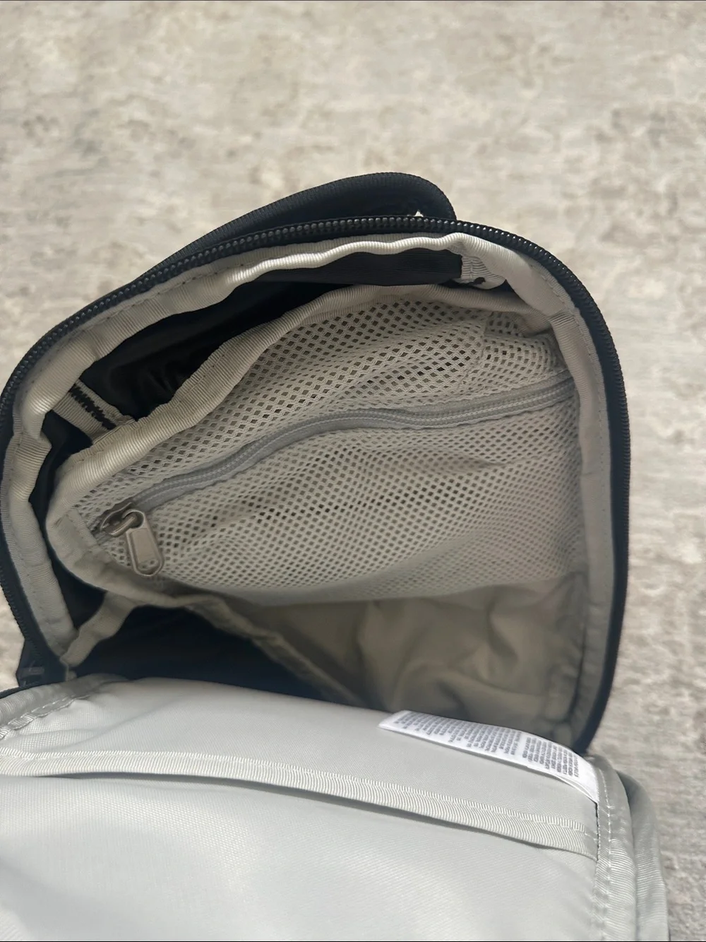 The North Face Borealis Sling Crossbody Bag. Black. NWT’s. 6 liter.